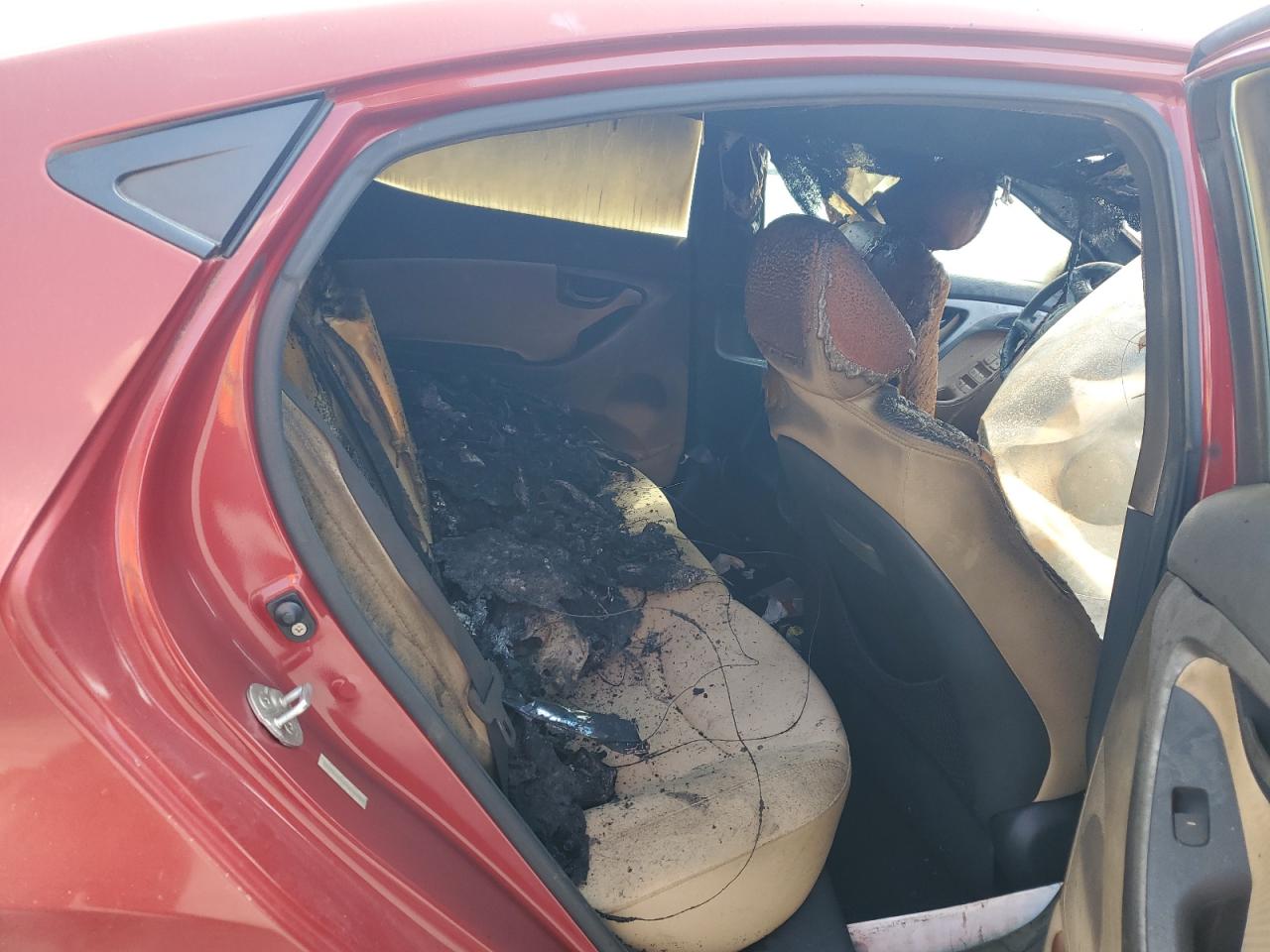 2013 Hyundai Elantra Gls VIN: KMHDH4AE8DU494484 Lot: 82101205