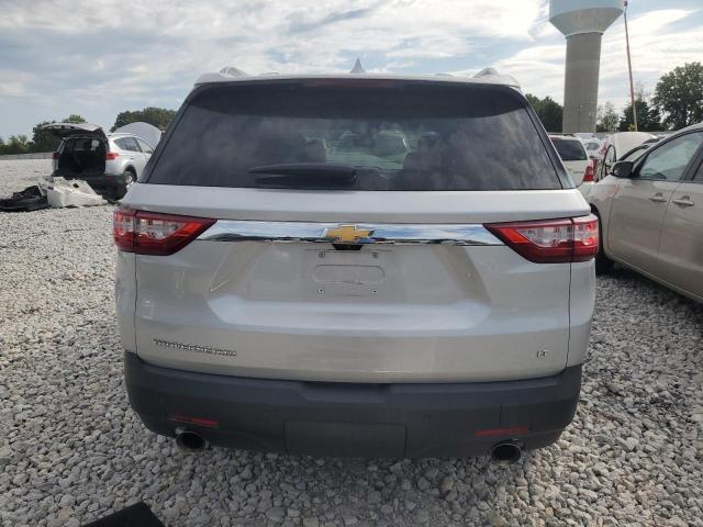  CHEVROLET TRAVERSE 2018 Серебристый