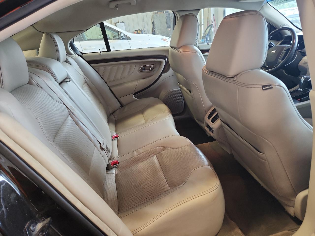 2011 Ford Taurus Limited VIN: 1FAHP2FW8BG169673 Lot: 82128105