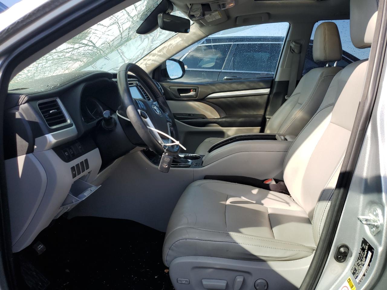 2018 Toyota Highlander Se VIN: 5TDJZRFH1JS889837 Lot: 84252775