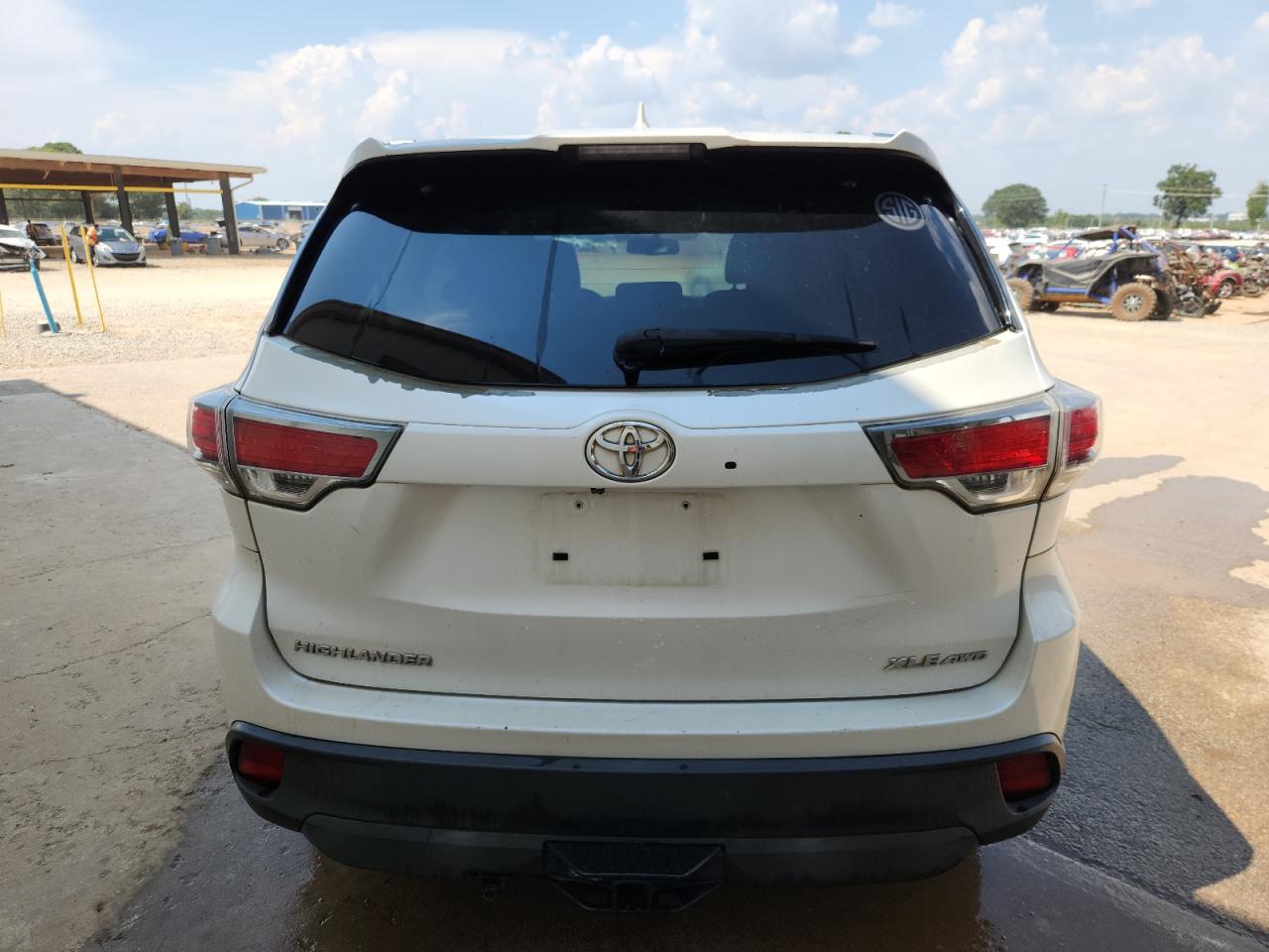 2015 Toyota Highlander Xle VIN: 5TDJKRFH7FS124272 Lot: 81303595