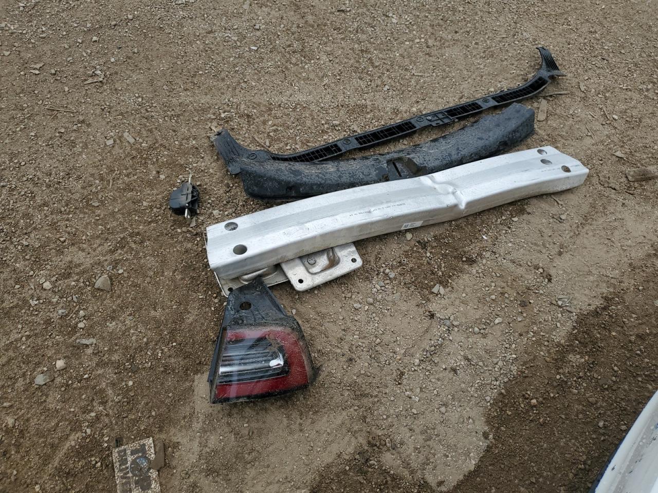 2018 Tesla Model 3 VIN: 5YJ3E1EB9JF092291 Lot: 71012885