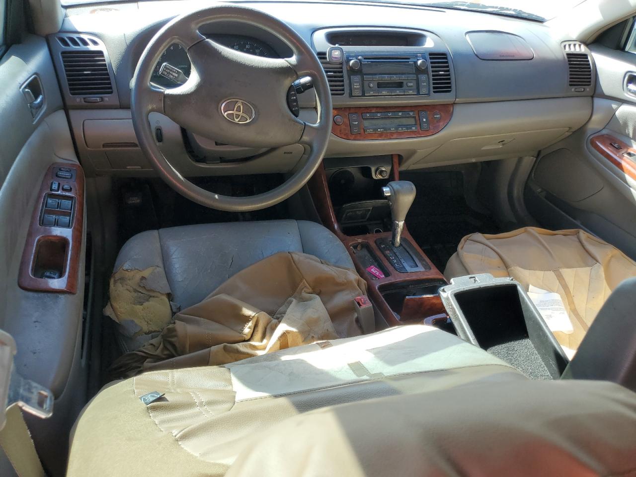 2002 Toyota Camry Le VIN: 4T1BE32K12U562006 Lot: 84642915