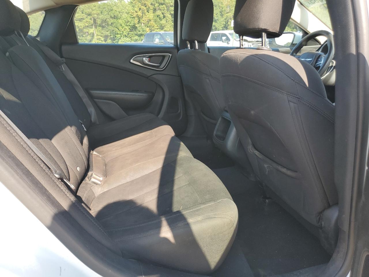 2016 Chrysler 200 Limited VIN: 1C3CCCAB5GN143310 Lot: 71934085