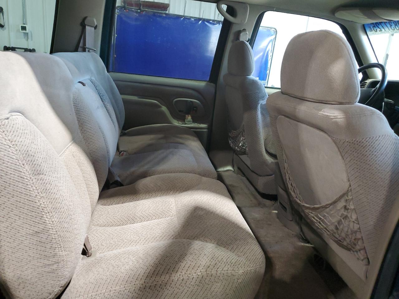 1996 Chevrolet Suburban K1500 VIN: 3GNFK16R8TG166483 Lot: 70837725