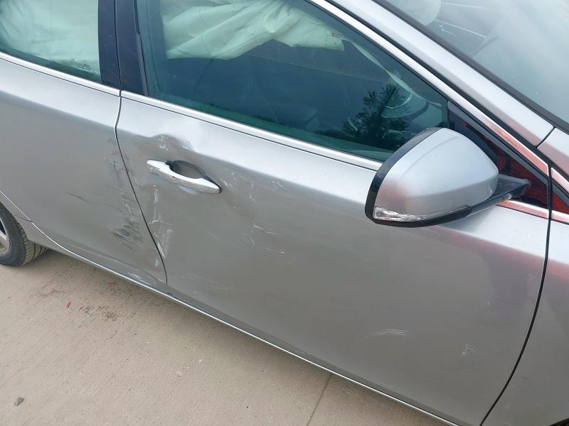 2013 VOLVO V40 D2 SE 5DR
