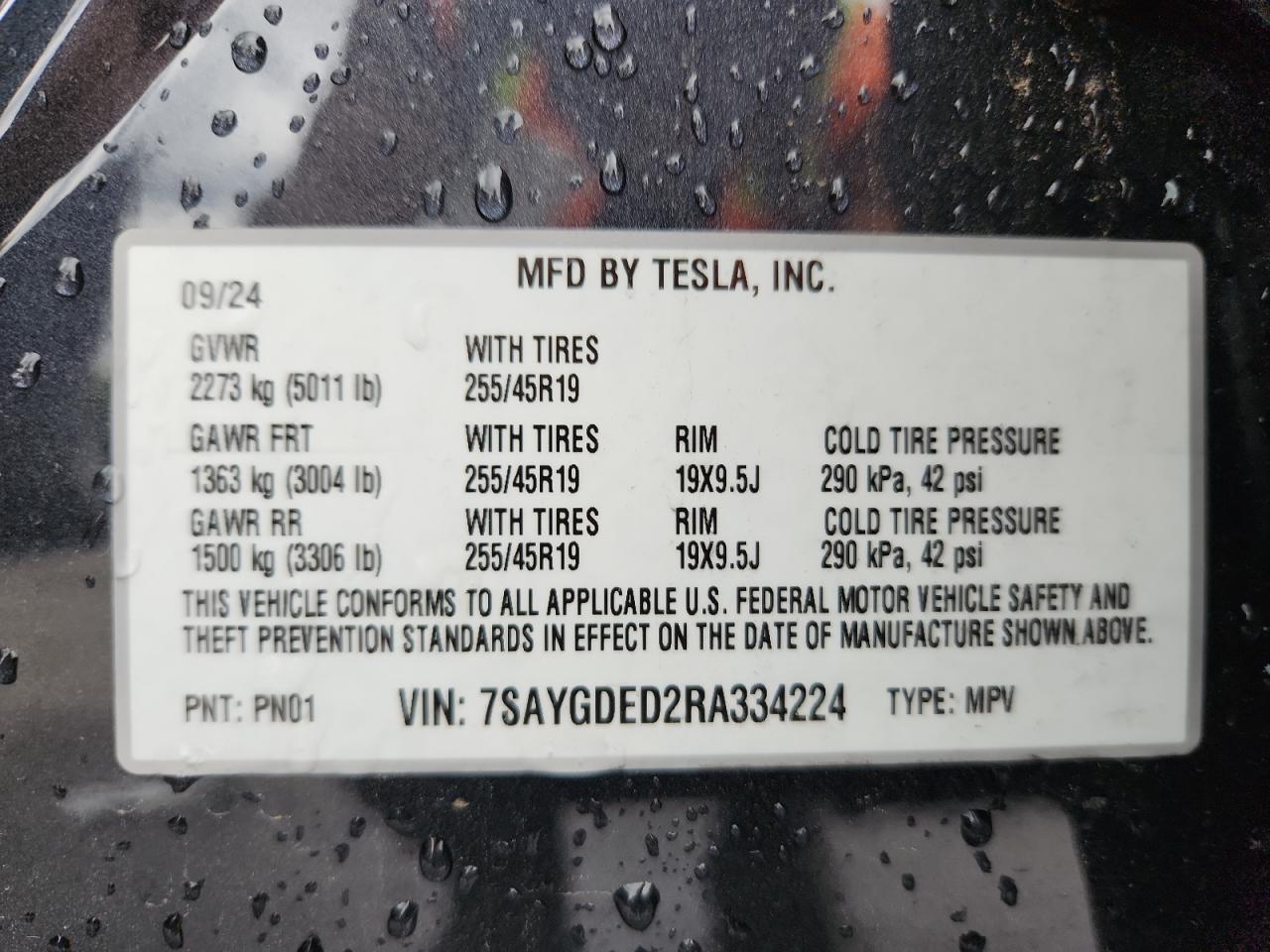 2024 Tesla Model Y VIN: 7SAYGDED2RA334224 Lot: 70952225
