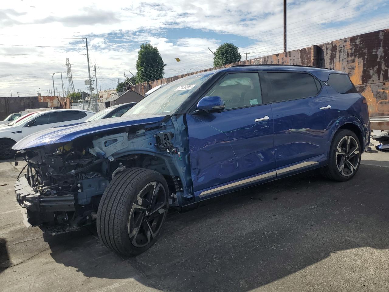 2024 Vinfast Trading And Production Llc Vf 9 Plus blue null electric RLLV2CJA1RH000702 photo #1