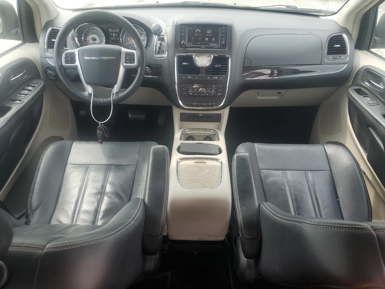 2013 Chrysler Town & Country Touring L VIN: 2C4RC1CGXDR806226 Lot: 81826915