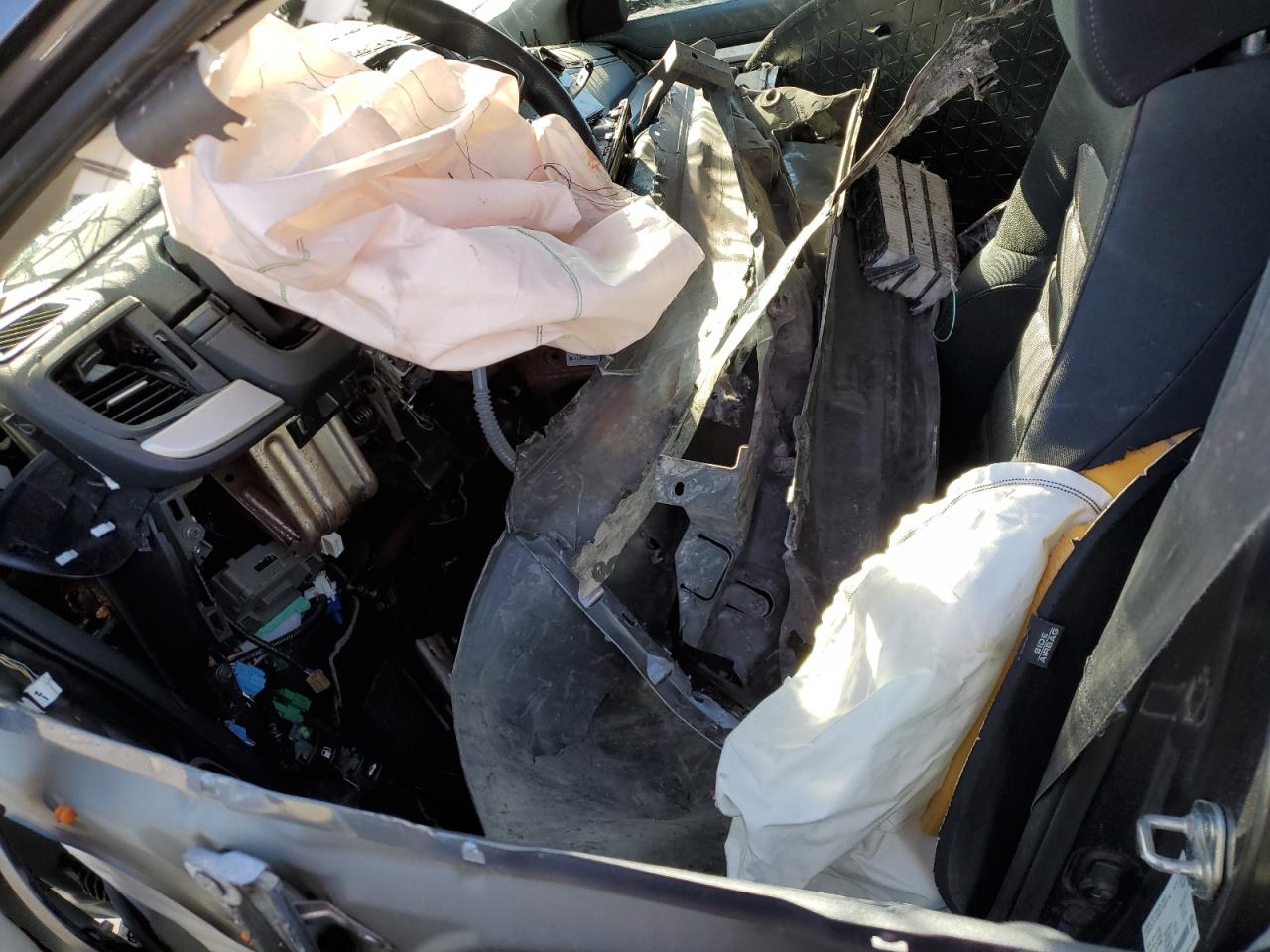 2019 Honda Cr-V Lx VIN: 2HKRW1H32KH00200 Lot: 83994615