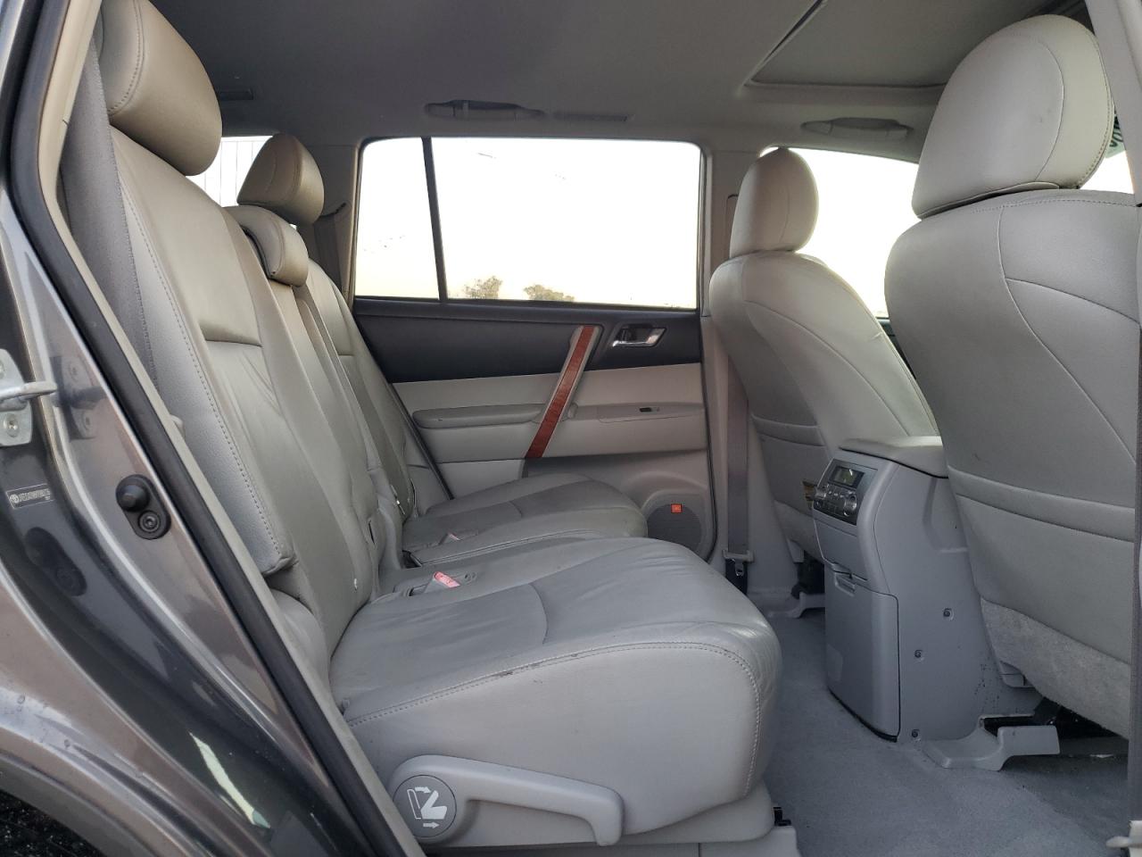 2009 Toyota Highlander Limited VIN: JTEDS42A892080136 Lot: 81557385