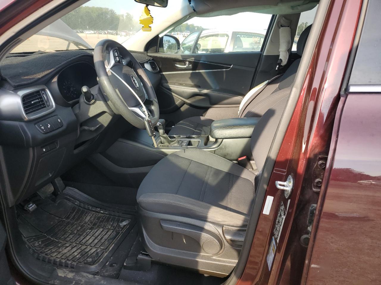 2019 Kia Sorento L VIN: 5XYPG4A39KG476674 Lot: 72074685