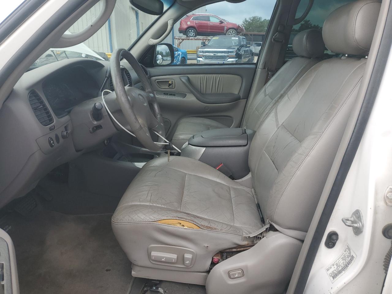 2001 Toyota Sequoia Limited VIN: 5TDZT38A51S011717 Lot: 81819285