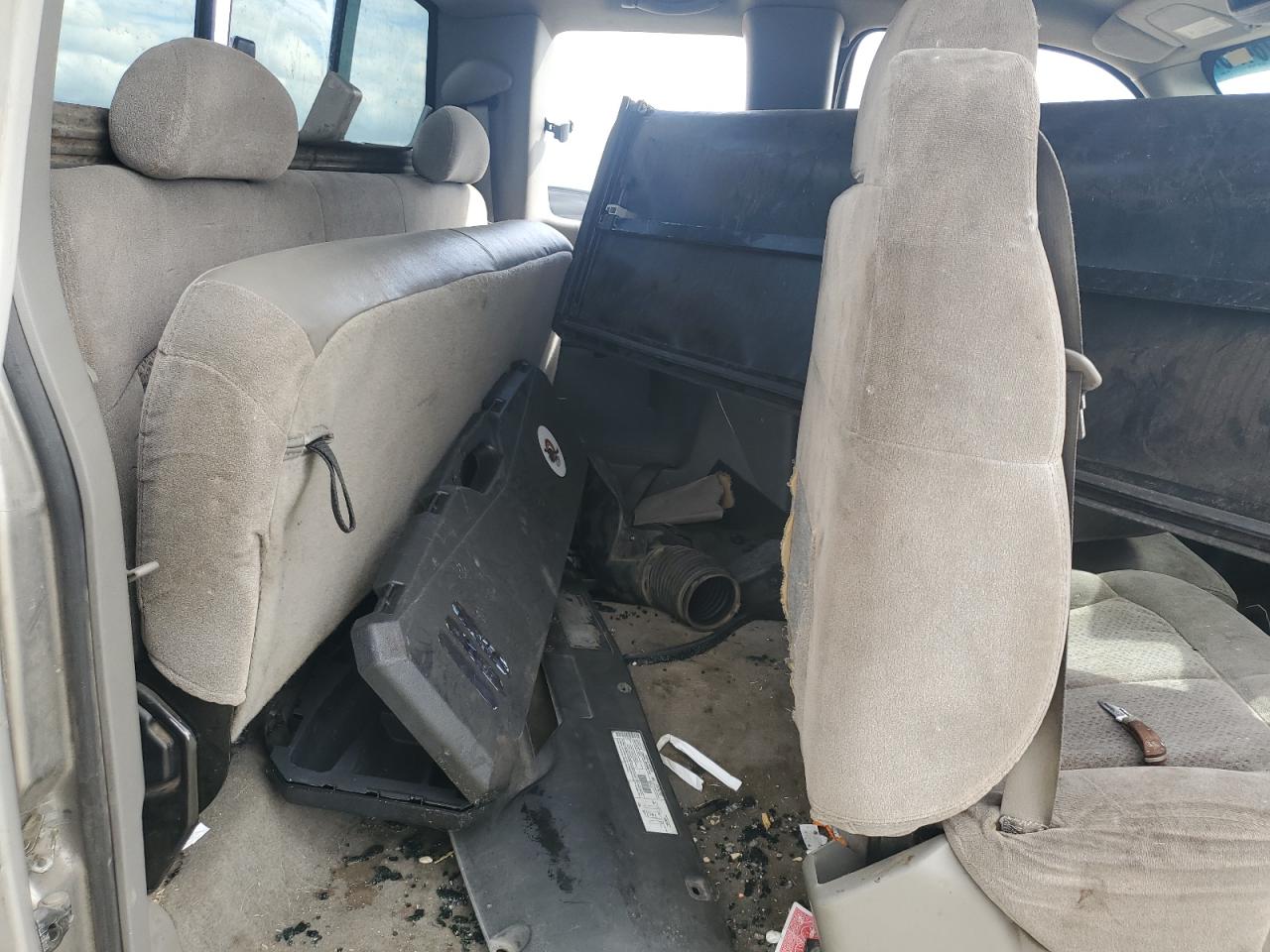 2000 Chevrolet Silverado C1500 VIN: 2GCEC19T7Y1204231 Lot: 81878475