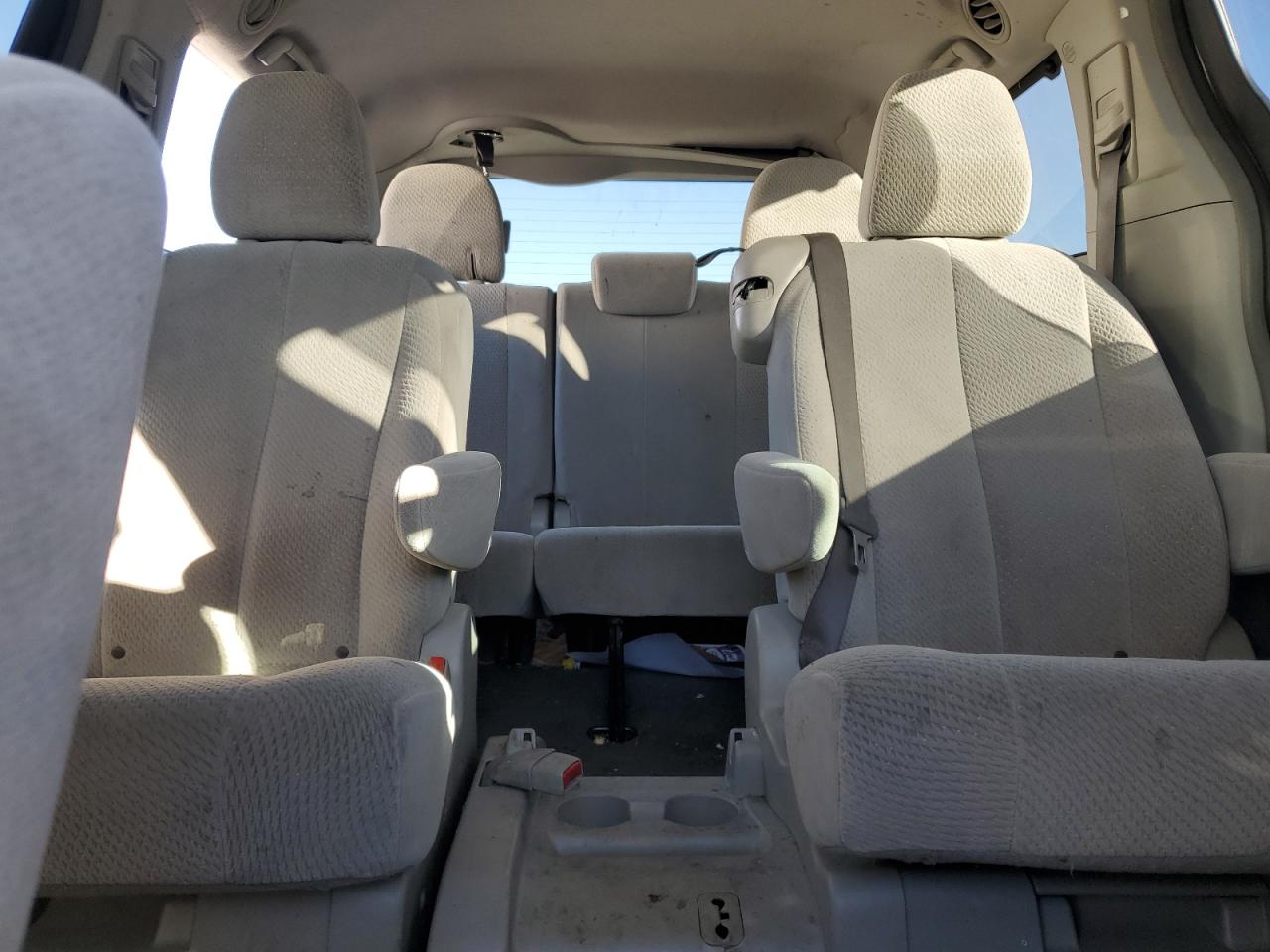 2011 Toyota Sienna Le VIN: 5TDKK3DC9BS107878 Lot: 82122405