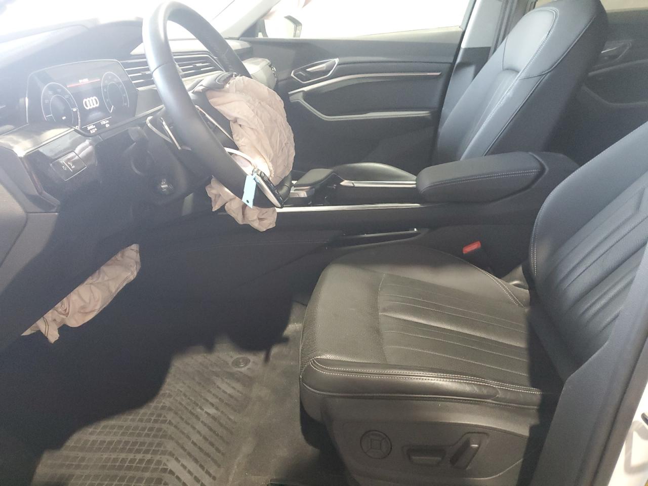 2022 Audi E-Tron Premium Plus VIN: WA1LAAGE2NB025151 Lot: 71784075