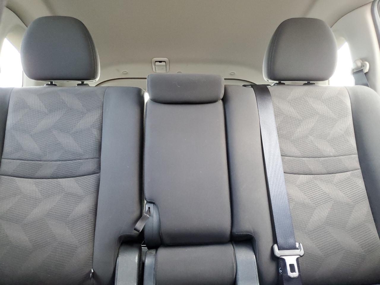 2016 Nissan Rogue S VIN: KNMAT2MV8GP655604 Lot: 80518575