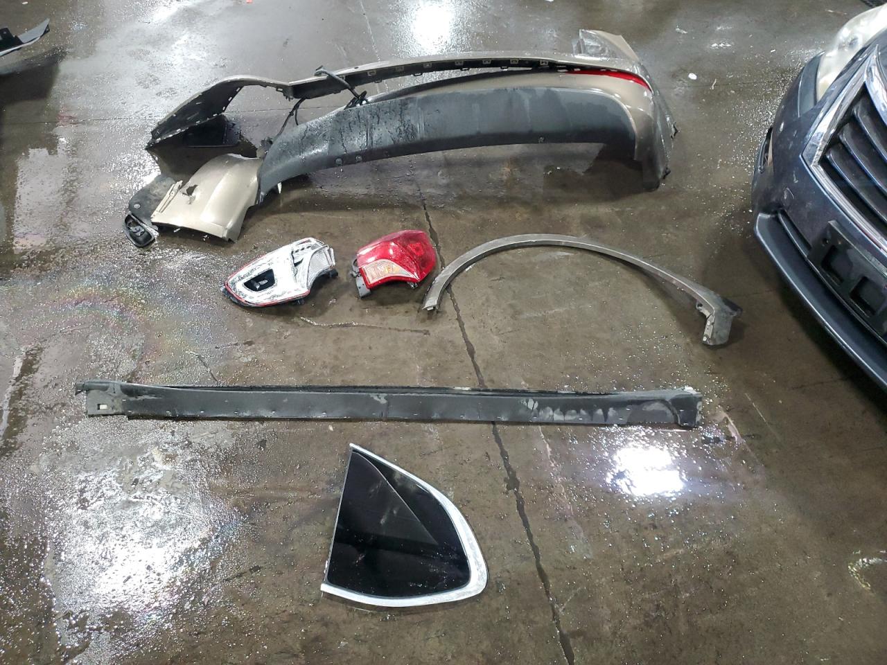 2019 Buick Envision Essence VIN: LRBFX2SA7KD016472 Lot: 84001475