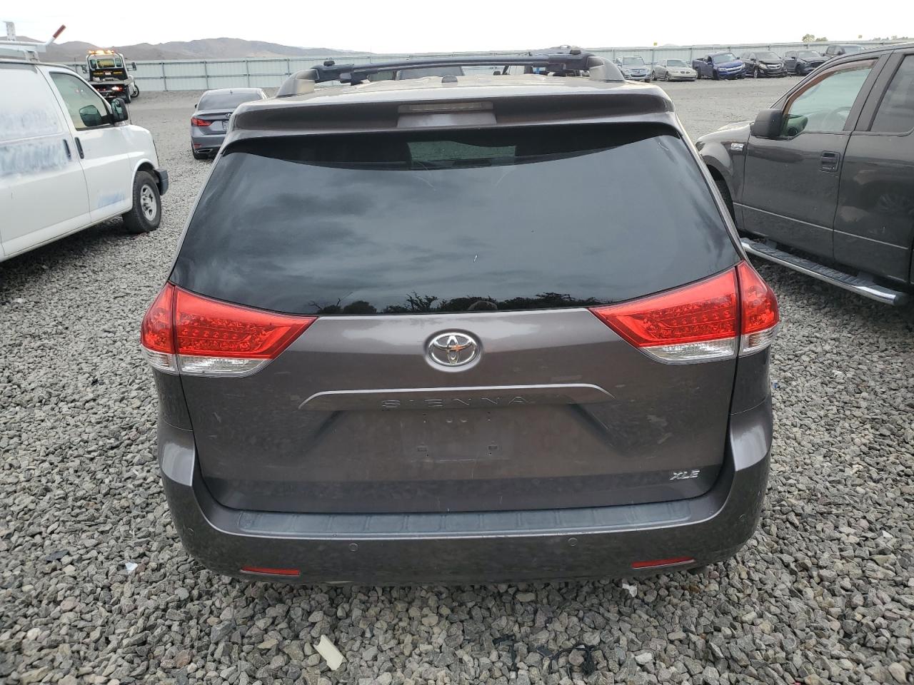 2014 Toyota Sienna Xle VIN: 5TDYK3DC1ES499110 Lot: 84276945