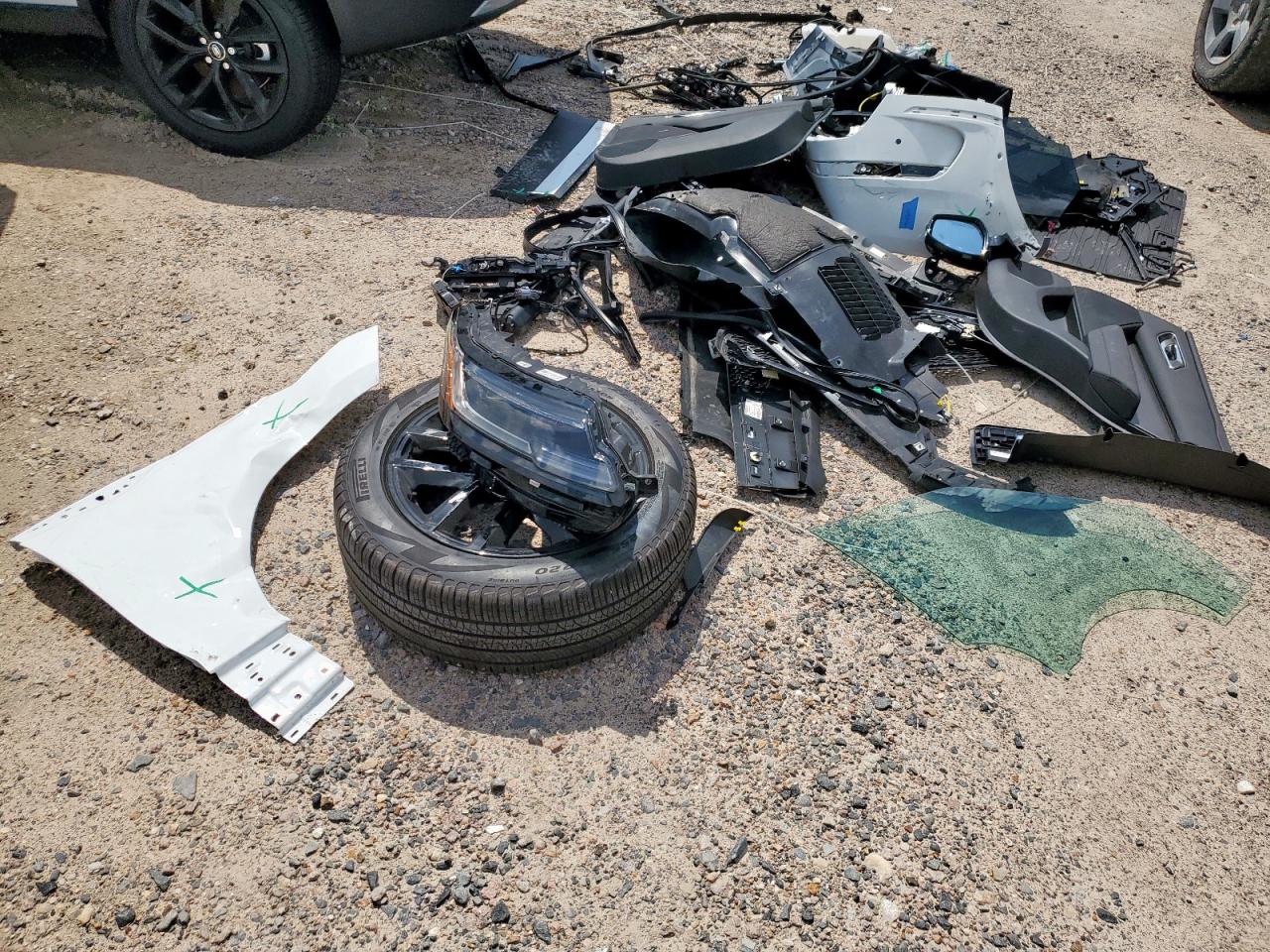 2026 Land Rover Range Rover Velar S VIN: SALYJ2EX5TA815464 Lot: 71248385