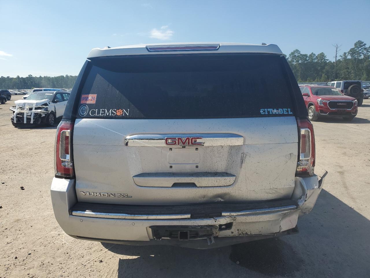 2015 GMC Yukon Xl Denali VIN: 1GKS2JKJ3FR149395 Lot: 81772785