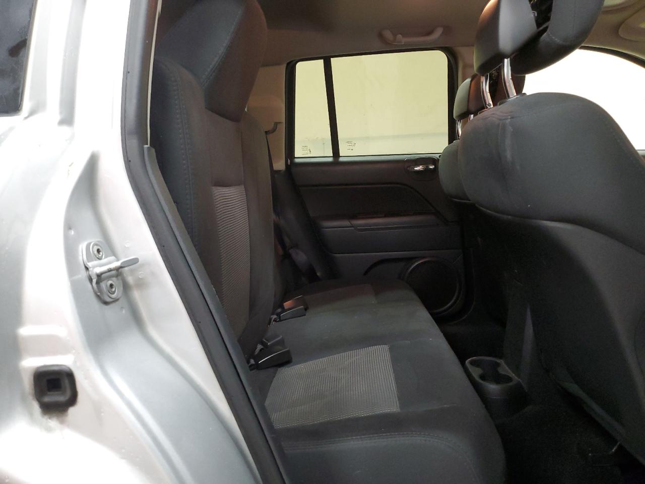 2011 Jeep Compass Sport VIN: 1J4NT1FB6BD260856 Lot: 81098705