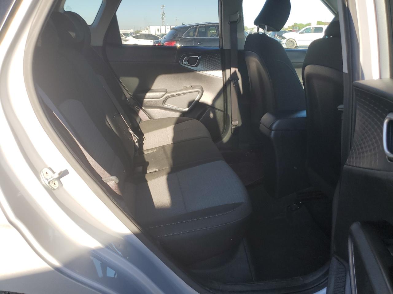 2020 Kia Soul Lx VIN: KNDJ23AU5L7717992 Lot: 83945645