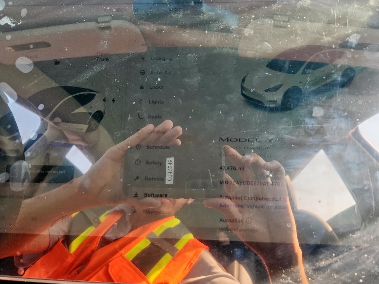 2023 Tesla Model Y VIN: 7SAYGDEE2PA114703 Lot: 71208315