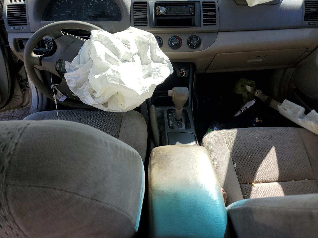 2003 Toyota Camry Le VIN: 4T1BE32K33U771524 Lot: 81588625