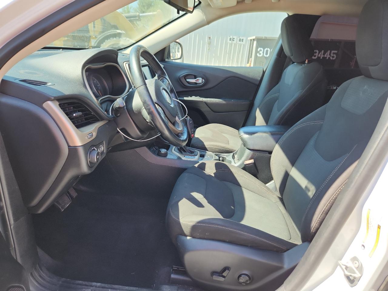 2016 Jeep Cherokee Latitude VIN: 1C4PJMCS9GW204965 Lot: 80809445