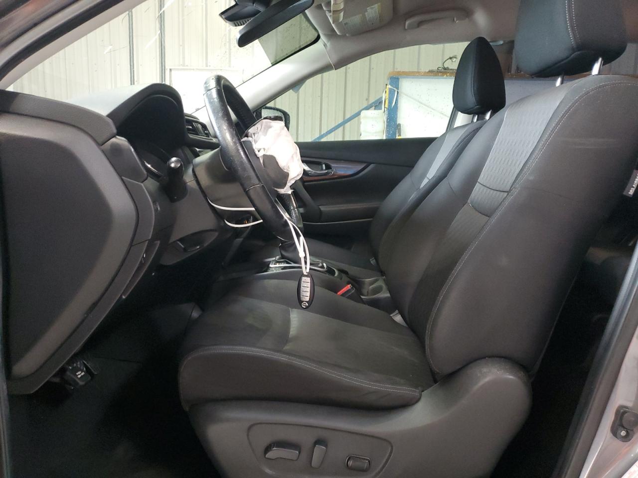 2020 Nissan Rogue S VIN: JN8AT2MTXLW042497 Lot: 80495985