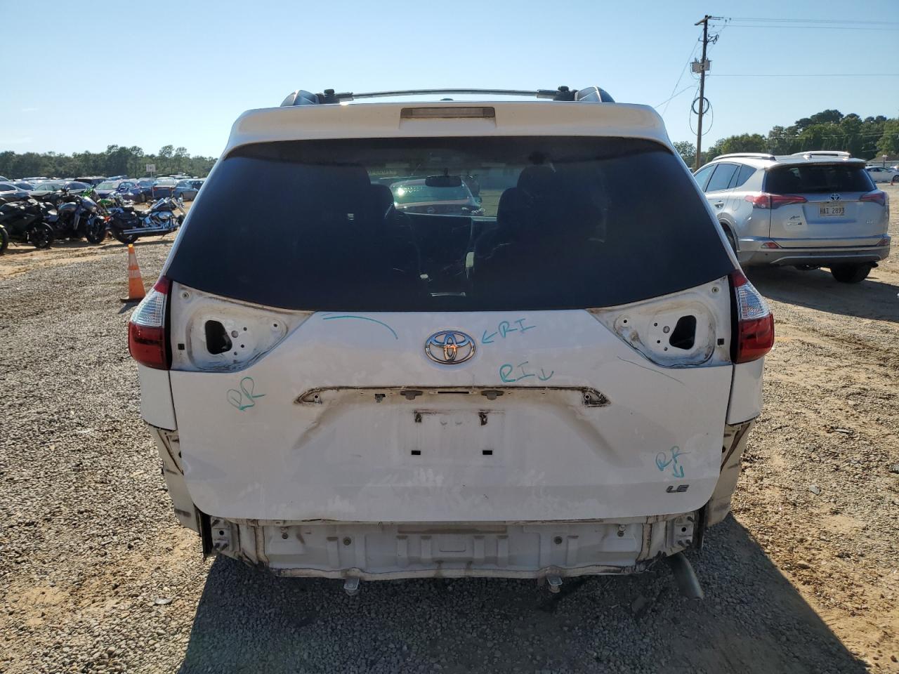 2015 Toyota Sienna Le VIN: 5TDKK3DC1FS570779 Lot: 70594095
