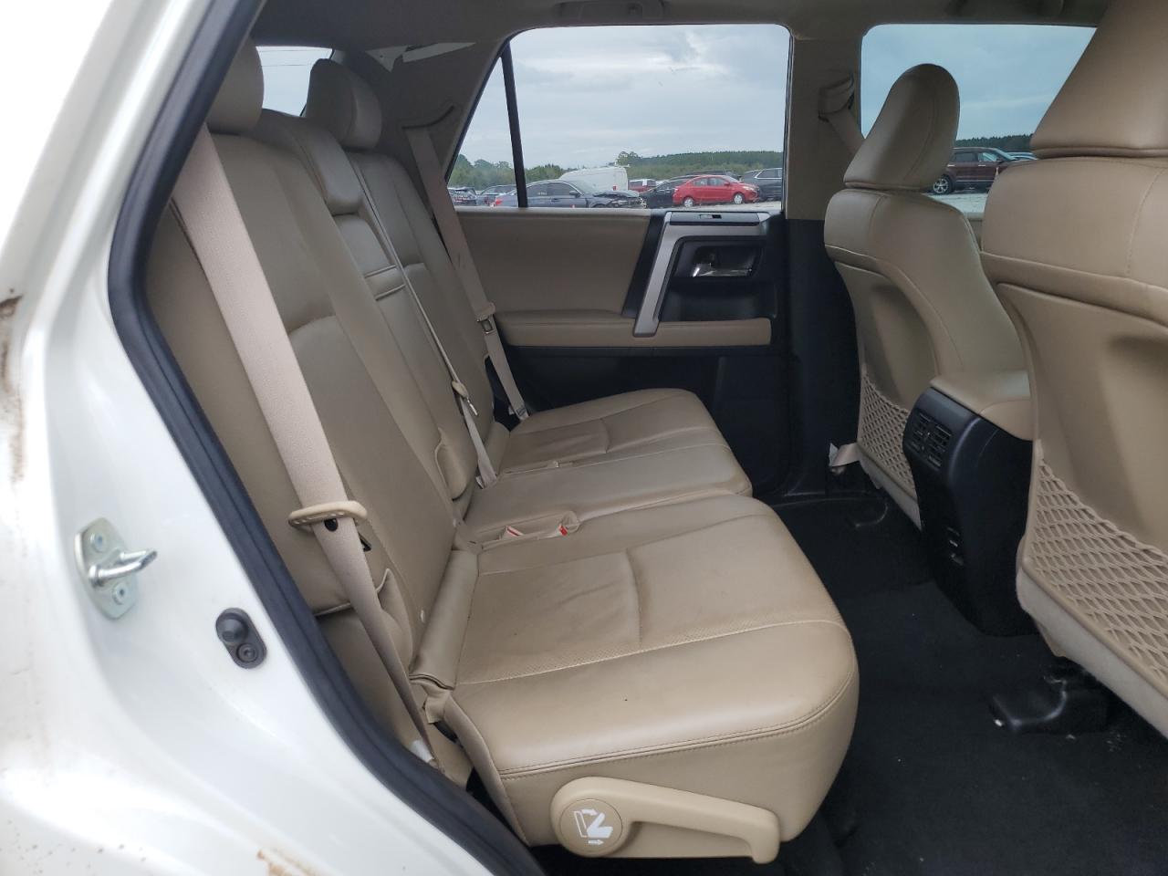 2016 Toyota 4Runner Sr5/Sr5 Premium VIN: JTEBU5JR3G5392911 Lot: 84886185