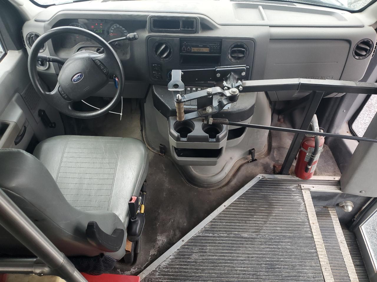 2009 Ford Econoline E450 Super Duty Cutaway Van VIN: 1FDFE45S29DA73529 Lot: 81590575
