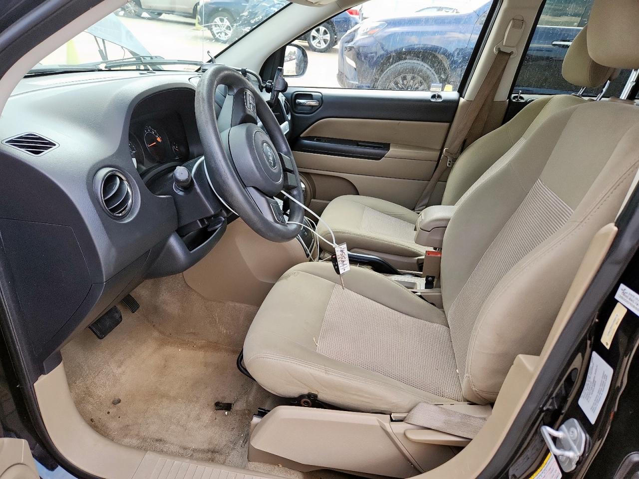 2016 Jeep Compass Sport VIN: 1C4NJCBA9GD656176 Lot: 81149295