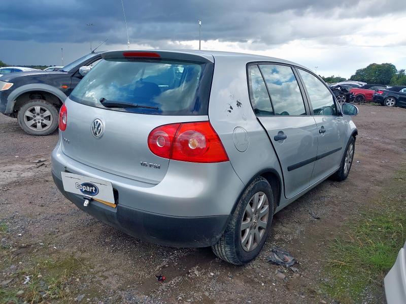 2005 VOLKSWAGEN GOLF FSI SE 