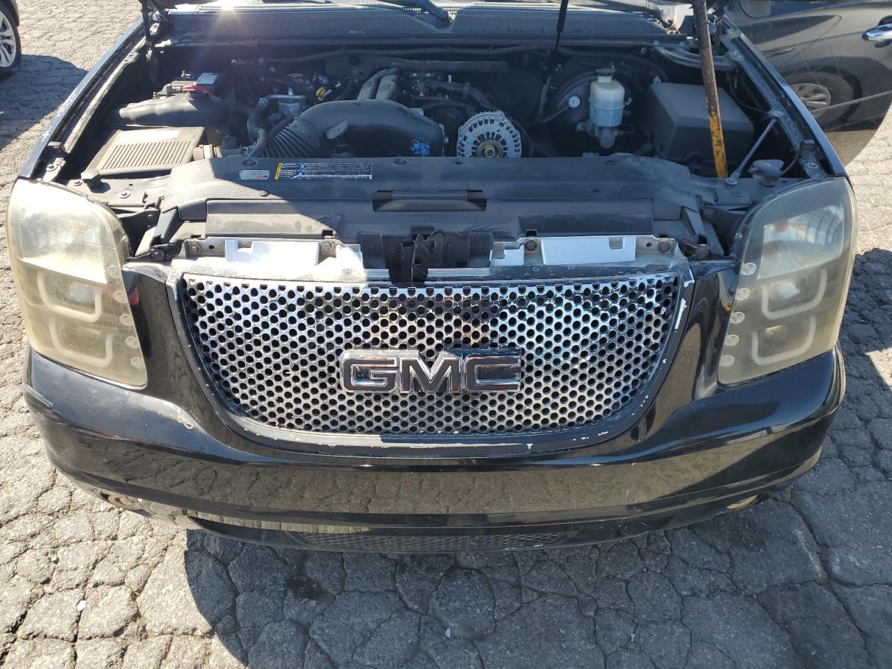 2007 GMC Yukon Denali VIN: 1GKFK63867J331084 Lot: 84060045