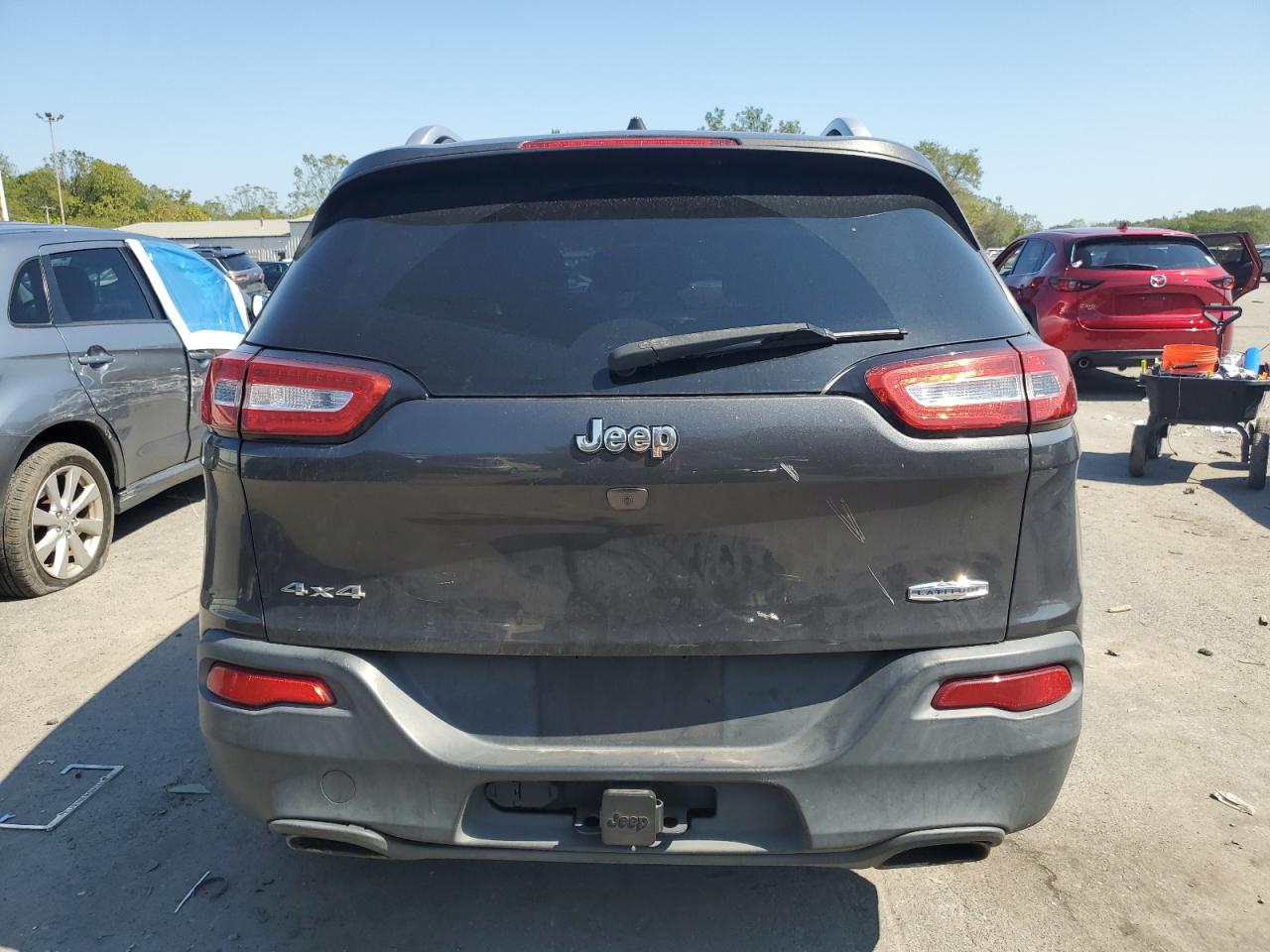 2016 Jeep Cherokee Latitude VIN: 1C4PJMCS9GW120452 Lot: 81402975