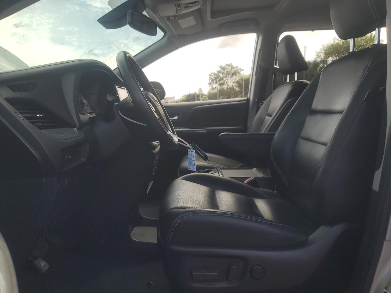 2020 Toyota Sienna Se VIN: 5TDXZ3DC9LS057583 Lot: 81638825