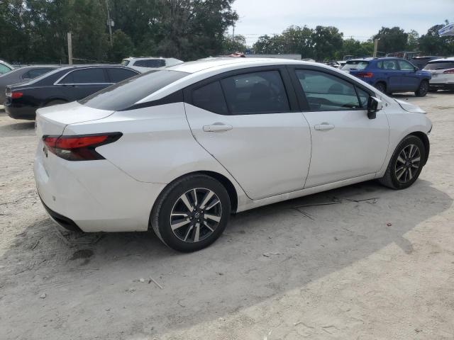  NISSAN VERSA 2022 Biały