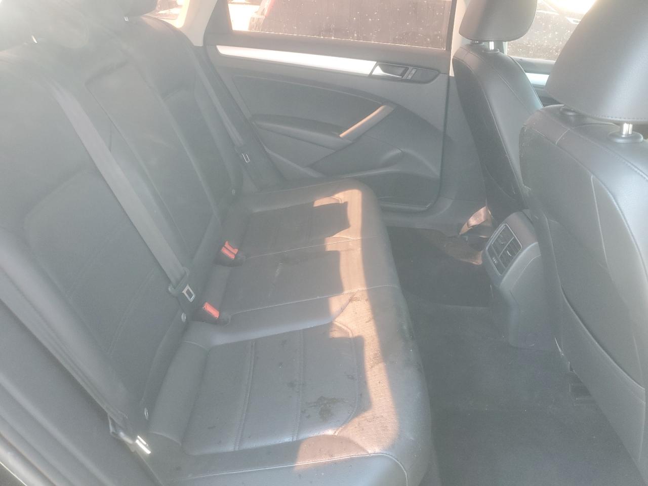 2013 Volkswagen Passat Se VIN: 1VWBP7A36DC070318 Lot: 80442555