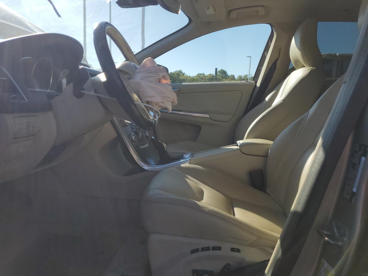 2015 Volvo Xc60 T5 Premier VIN: YV4612RK9F2701850 Lot: 80703625