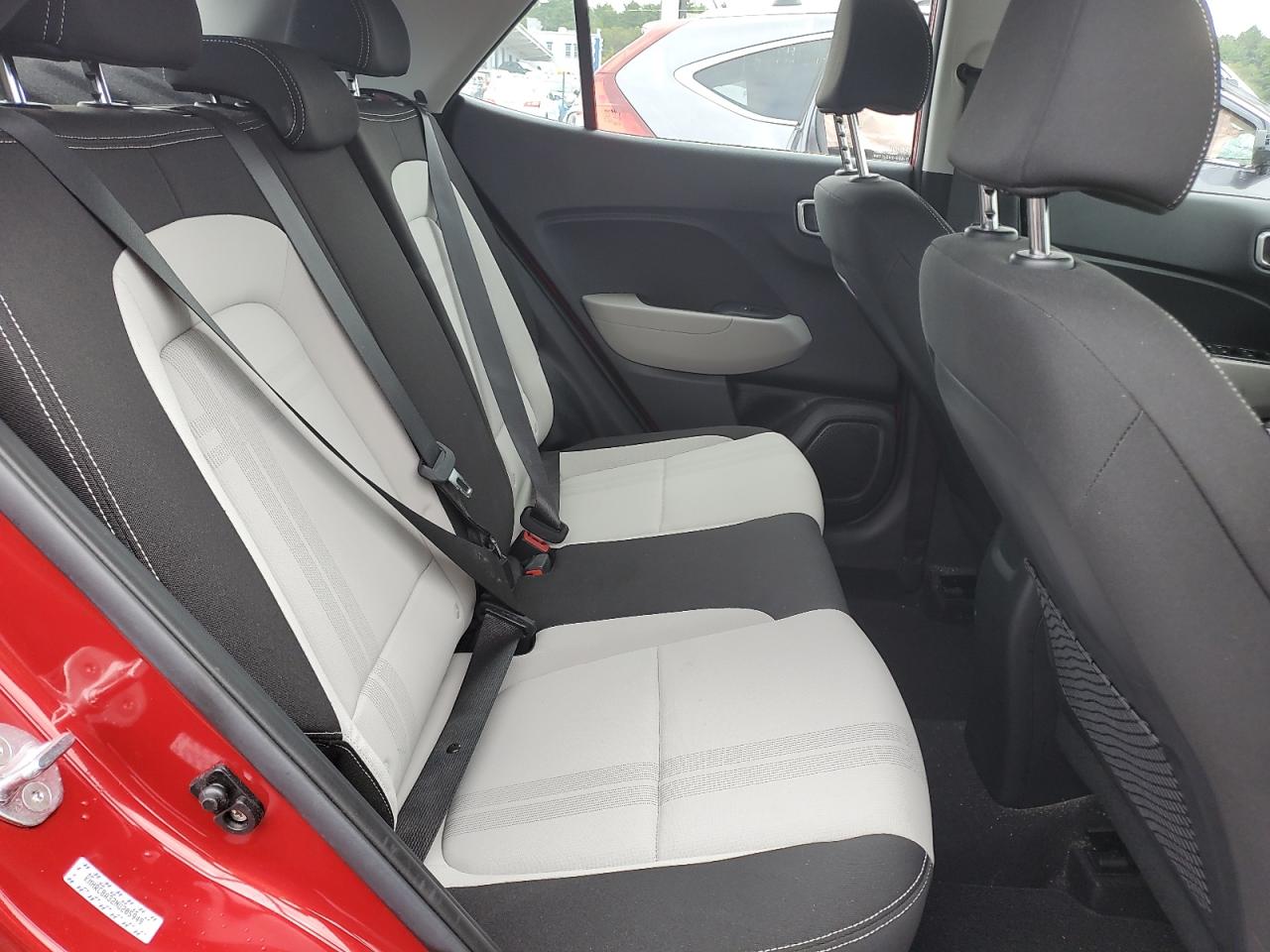 2022 Hyundai Venue Sel VIN: KMHRC8A32NU205949 Lot: 81565095