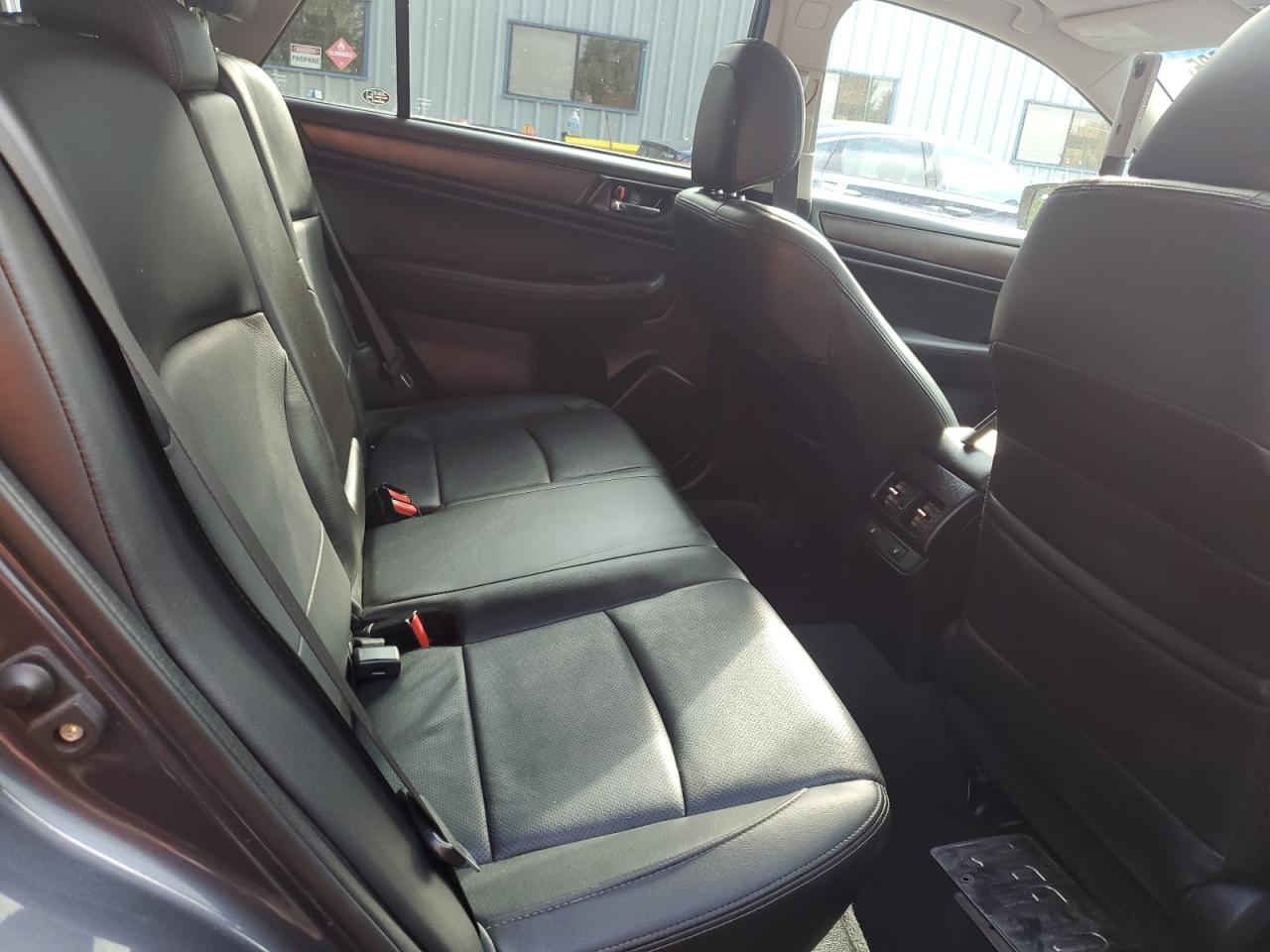 2017 Subaru Outback 2.5I Limited VIN: 4S4BSANC5H3232935 Lot: 80378805