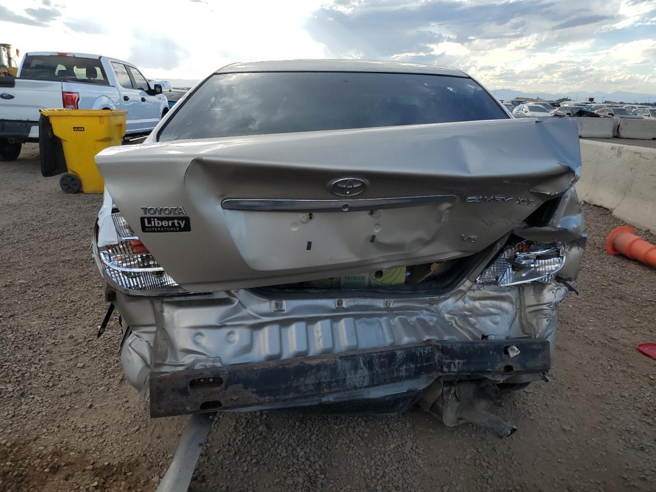 2003 Toyota Camry Le VIN: 4T1BF30K73U057881 Lot: 80207065