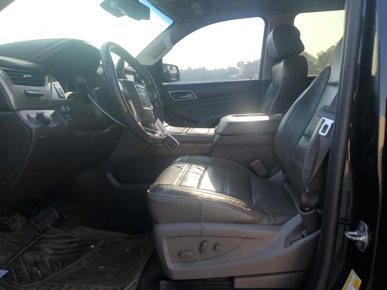 2015 GMC Yukon Xl Denali VIN: 1GKS1JKJXFR278785 Lot: 81475245