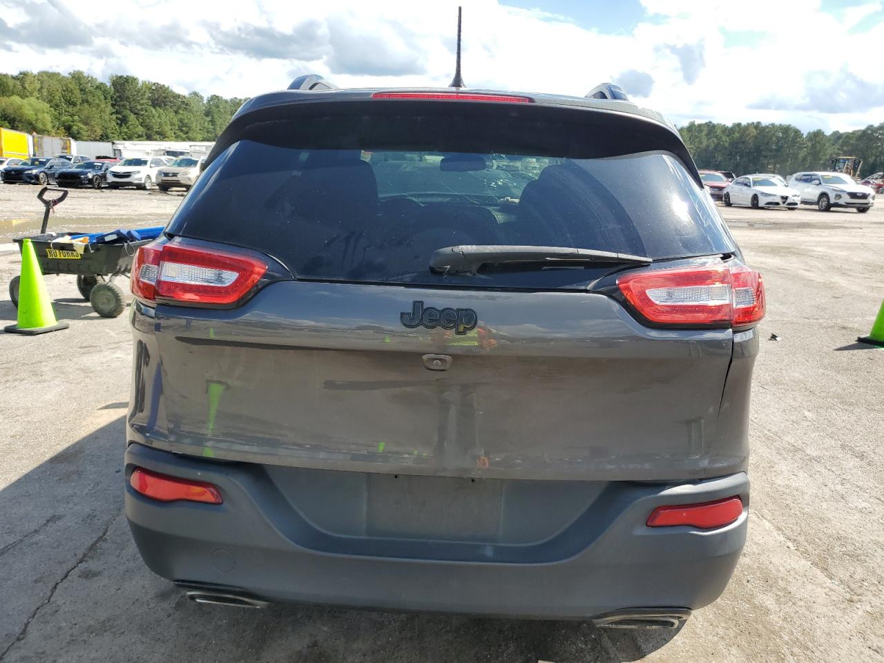 2018 Jeep Cherokee Latitude VIN: 1C4PJLCX6JD523846 Lot: 81834995