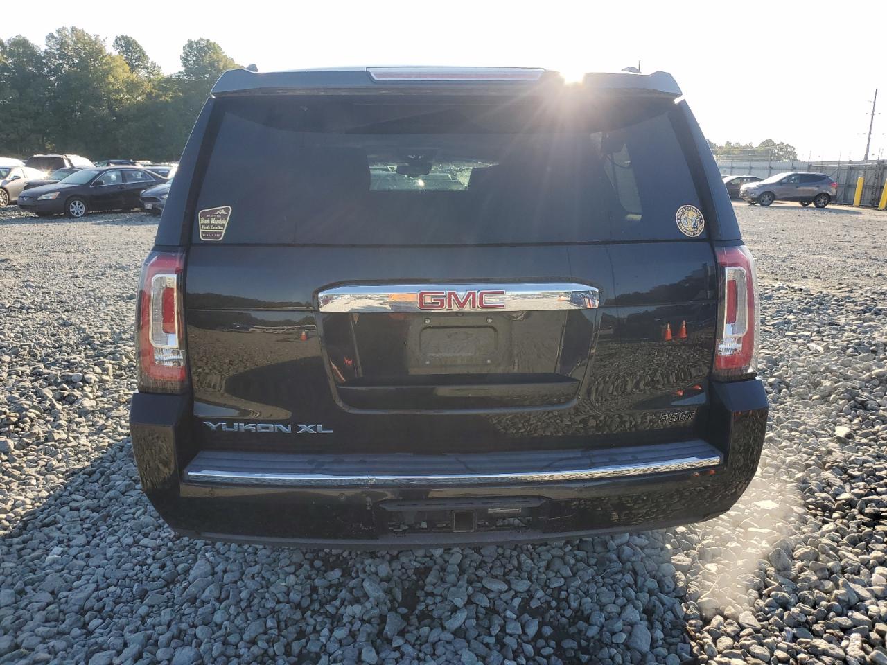 2015 GMC Yukon Xl Denali VIN: 1GKS2JKJ0FR584794 Lot: 71921635