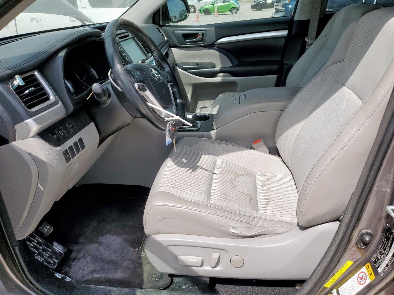 2017 Toyota Highlander Le VIN: 5TDZZRFH1HS216897 Lot: 84224995