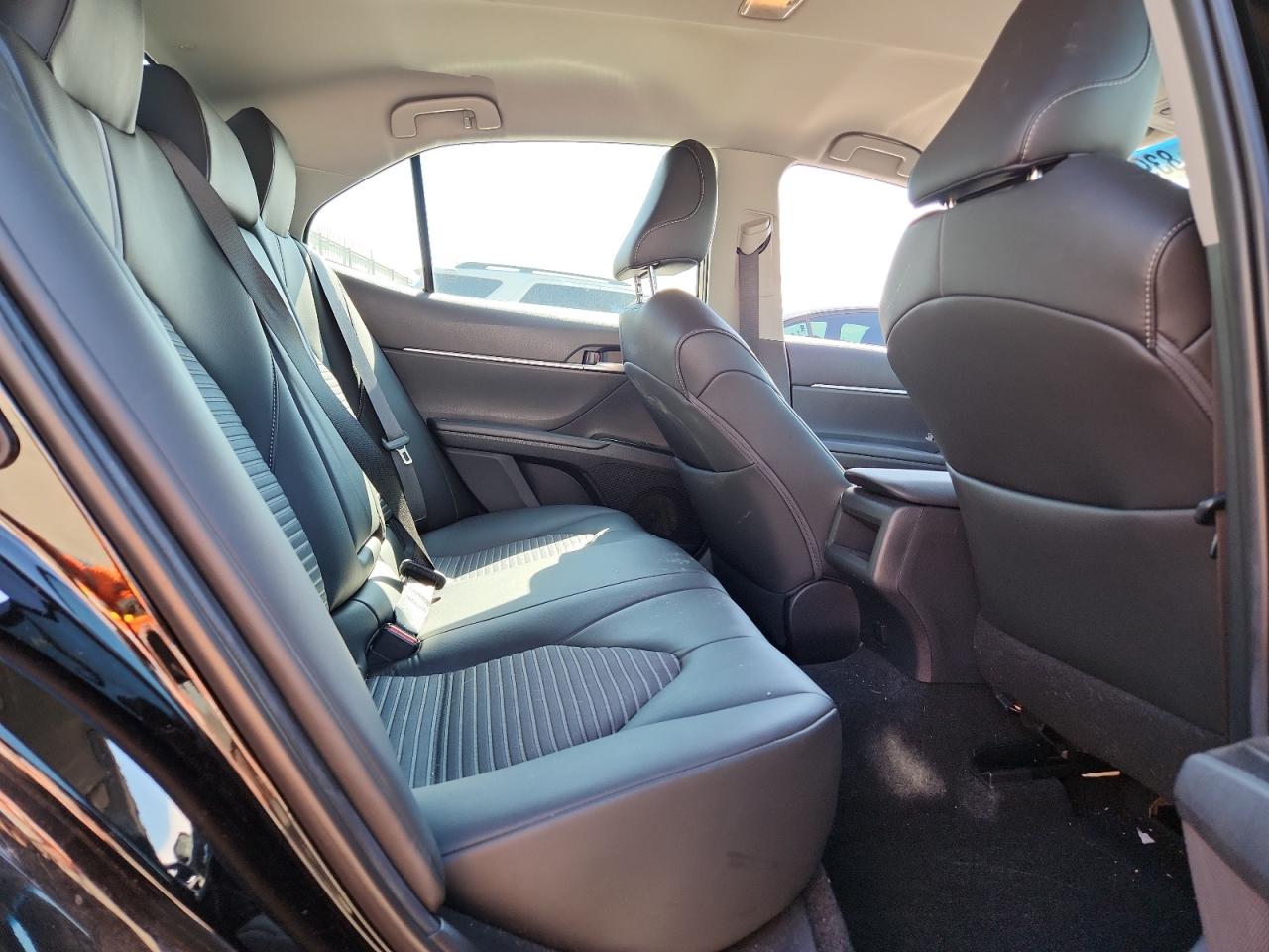 2018 Toyota Camry L VIN: 4T1B11HK2JU126688 Lot: 83998875